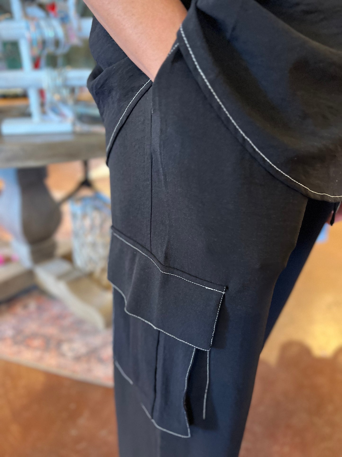 SS Top/Black Pants Set